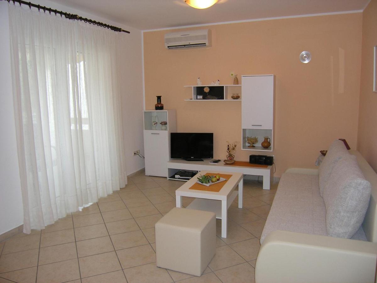 Apartments Biljana For Relaxing Holidays In Baska Exterior foto